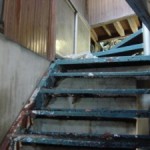 No,051　鉄骨階段撤去・ウリン材で階段製作、設置しました。